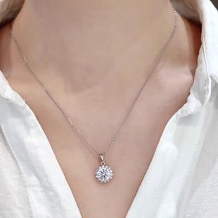 旭平彩宝系列太阳花吊坠简约易搭挂坠时尚轻奢高级感气质复古项坠