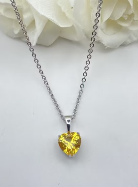 米果黄色闪亮爱心项链女时尚轻奢高级感精致甜美气质心形锁骨链