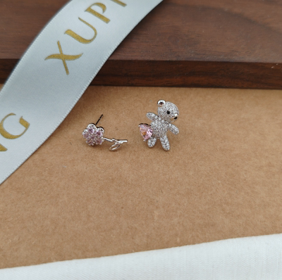 旭平可爱小熊花花AB不对称耳钉女卡通耳饰时尚甜美精致爱心