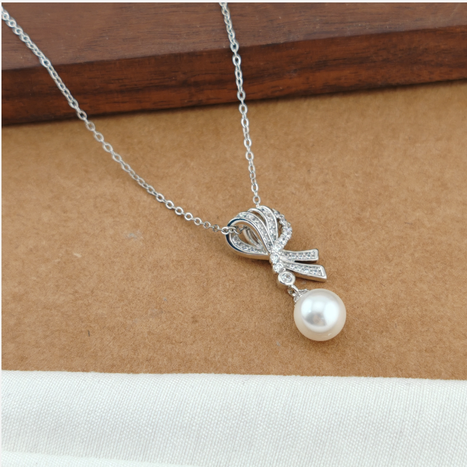 楠楠仿珍珠法式优雅丝带合金项链