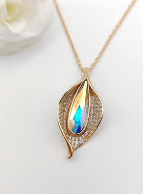 旭平时尚轻奢重工合金马蹄莲仿水晶项链