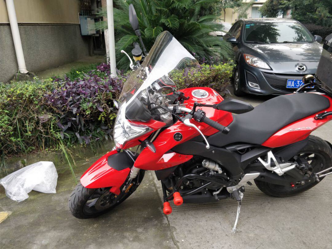 适用摩托车挡风玻璃650黄龙600改装pc不碎高质量耐磨加厚前挡风