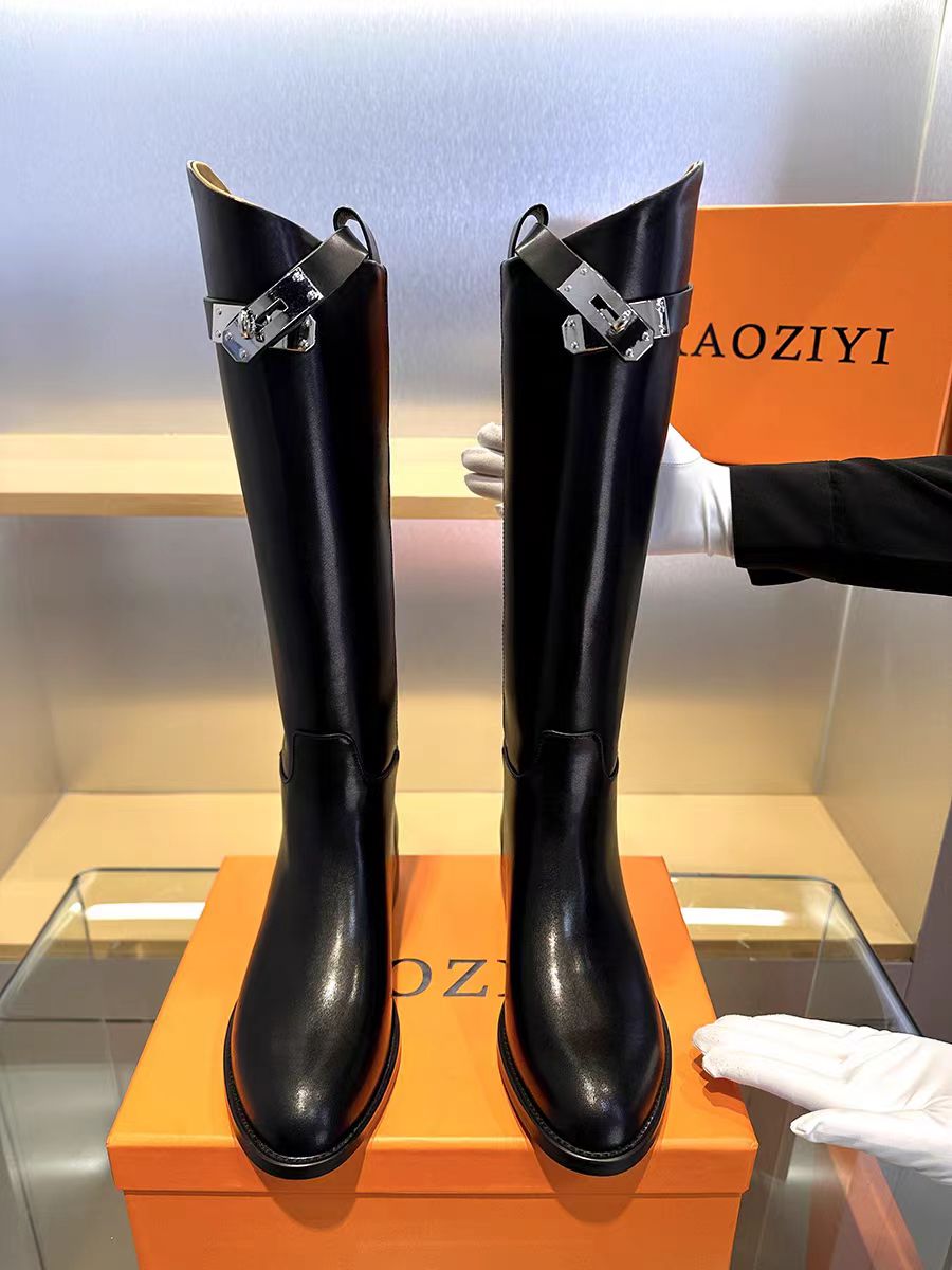 2025新款秋冬靴子保暖轻便时尚骑士靴百搭拉链女小码单鞋舒适软皮