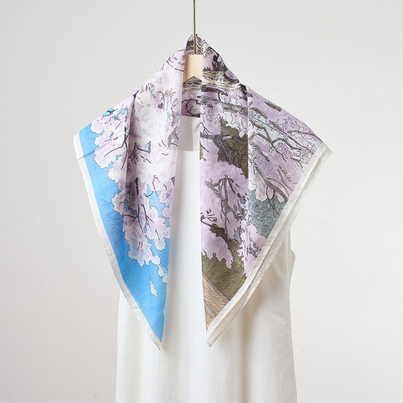 新款轻盈飘逸设计时尚百搭小方巾高级潮流桑蚕丝女士优雅丝巾