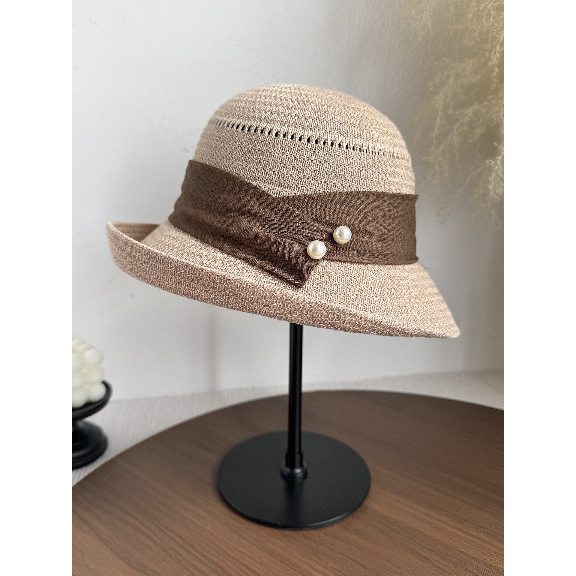 2026新款优雅珍珠装饰草编礼帽女夏优雅卷边镂空防晒遮阳帽妈妈帽