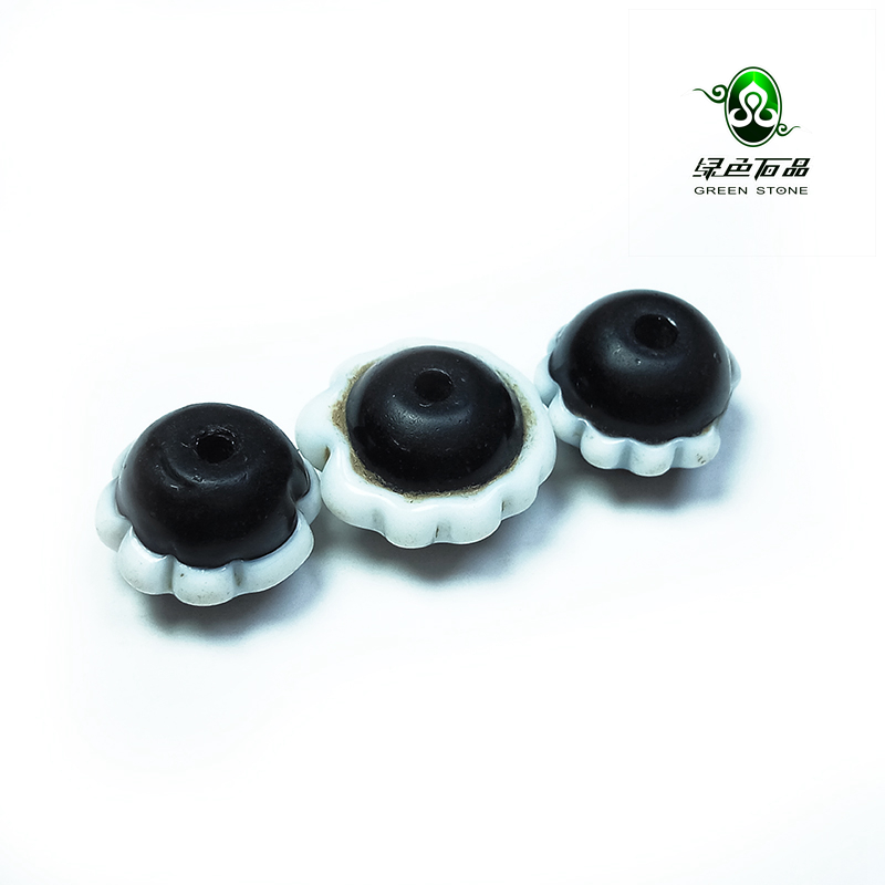 lssp/绿色石品wp128 不还价 清代立体花型珠 老琉璃师配珠多颗