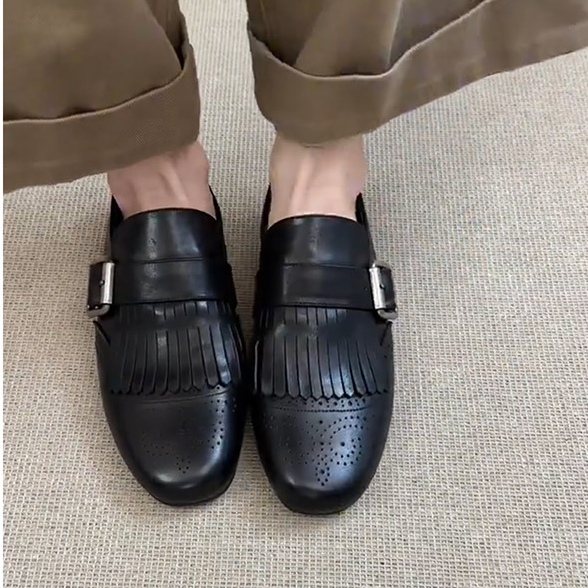 牛皮版~复古布洛克真皮方头乐福单鞋女百搭黑色皮带扣流苏小皮鞋