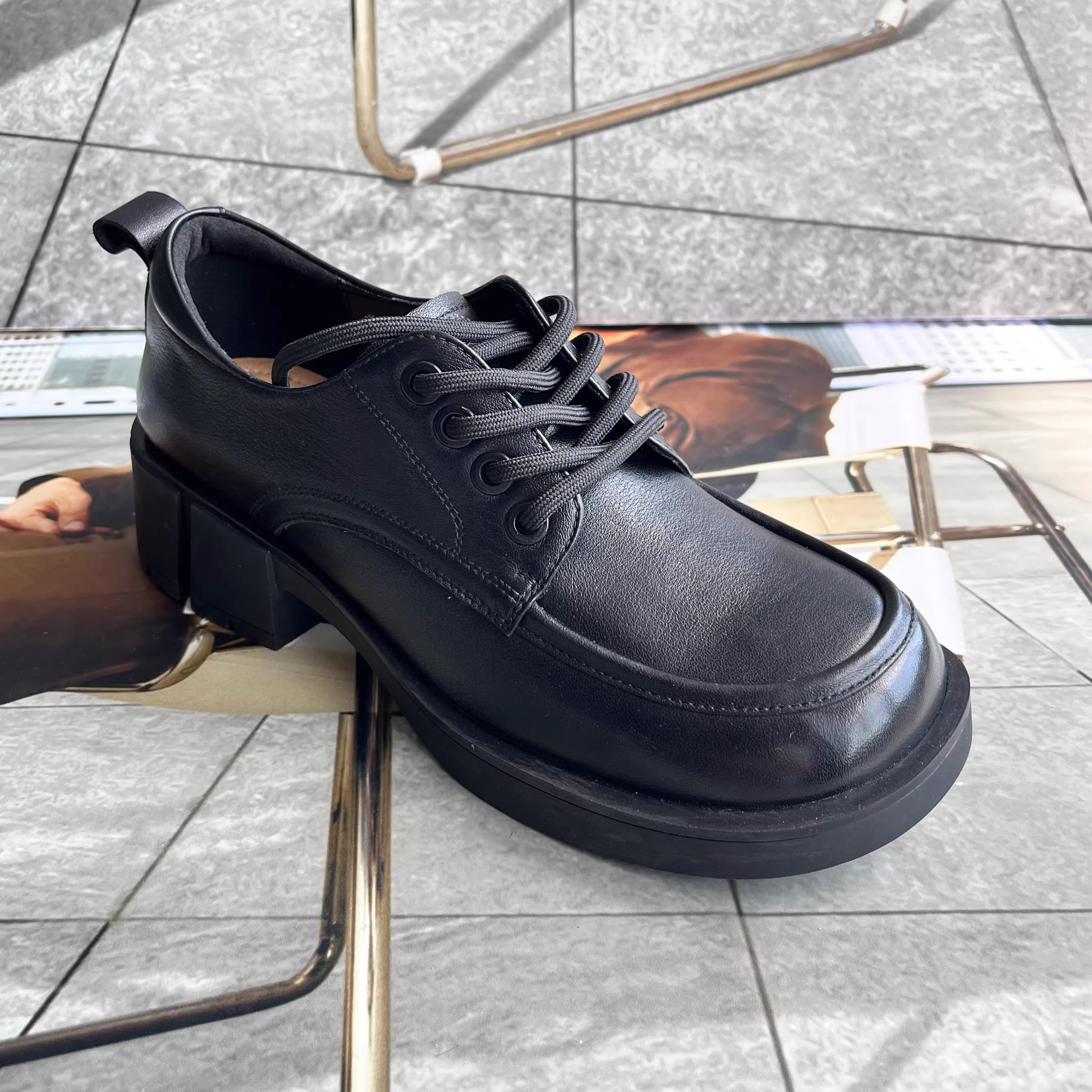 方头方跟舒适休闲系带牛皮女单鞋