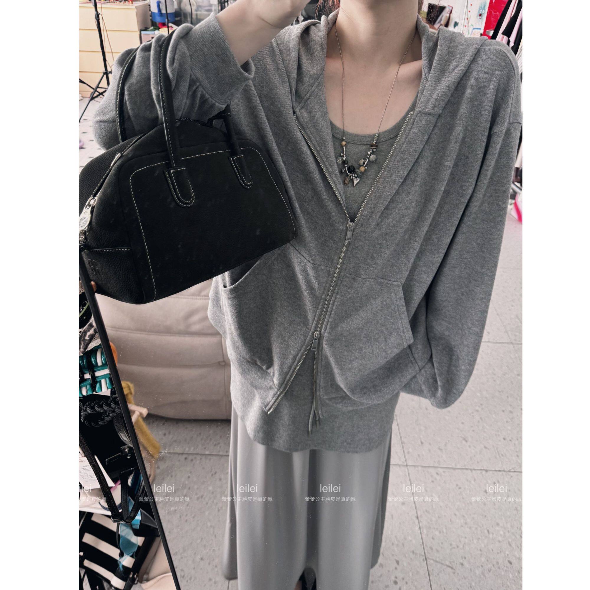 蕾蕾【王牌私服】软糯连帽拉链外套宽肩带背心下摆拼纱高腰半身裙