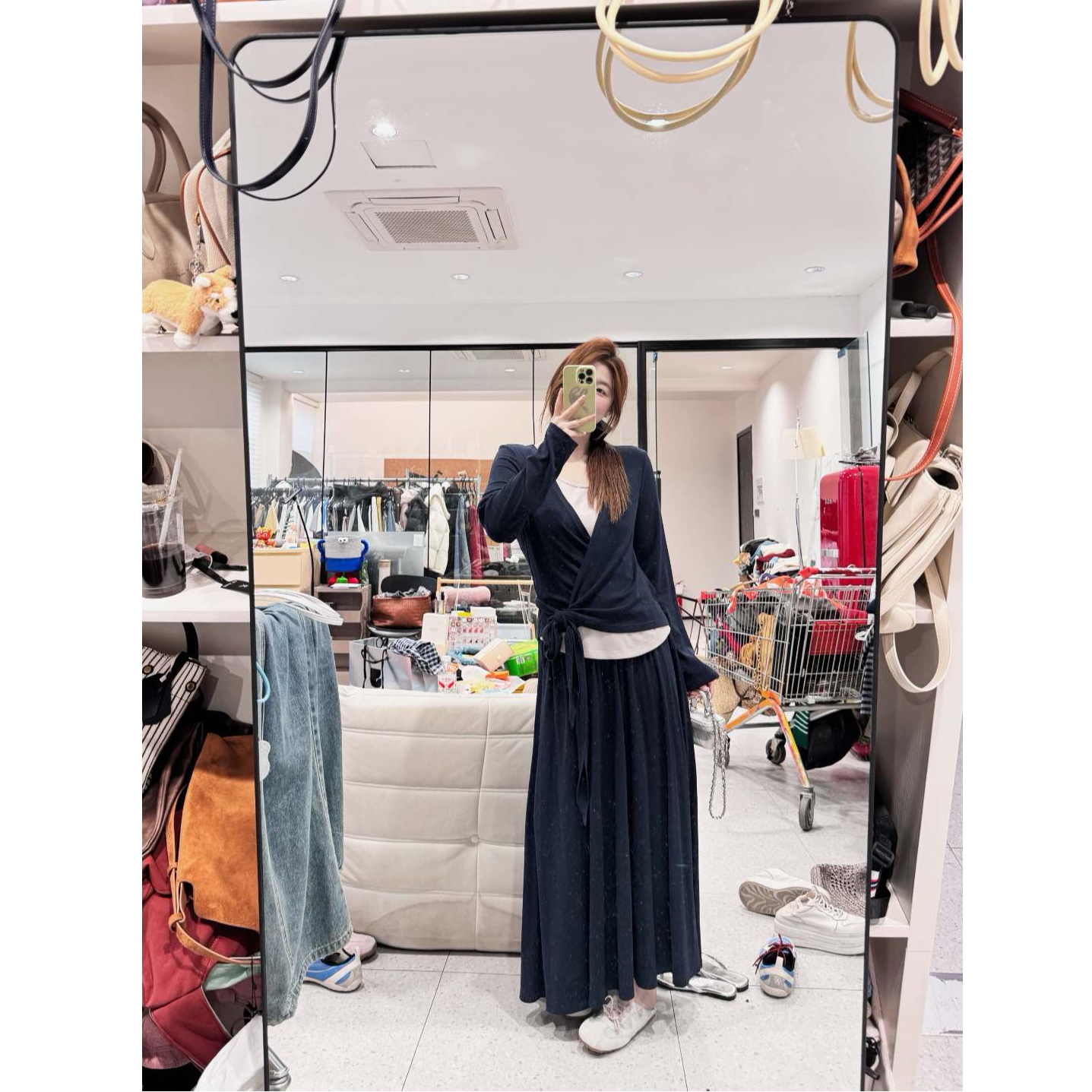 蕾蕾【初春朗姆酒】下摆交叉绑带假两件撞色上衣+松紧高腰半身裙