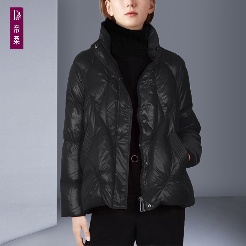 2026冬季新款欧美风时尚轻薄黑色羽绒服女短款小个子修身保暖外套