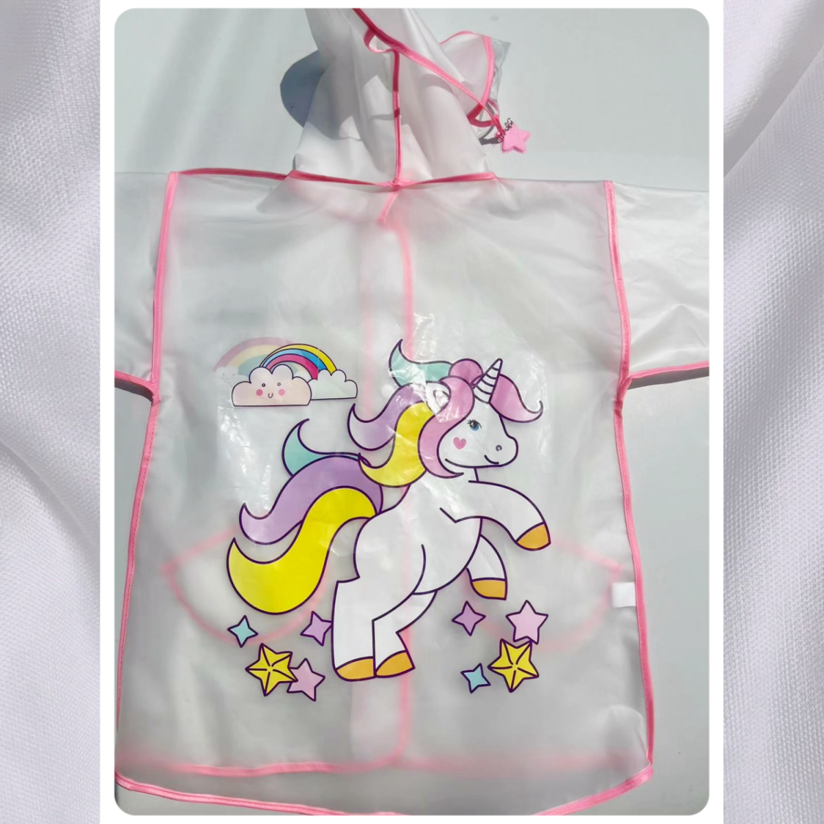 玉桂狗儿童雨衣大帽檐幼儿园防暴雨带书包位小学生露营雨披库洛米