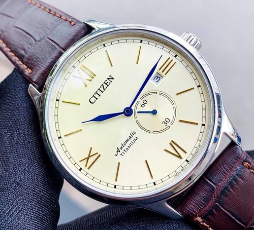 西铁城钛合金自动机械表小蓝针