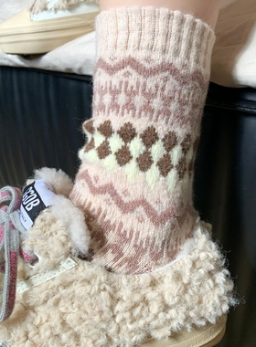 惊喜！粉色费尔岛好看到爆棚~.软糯韩系少女甜美透气不闷汗中筒袜