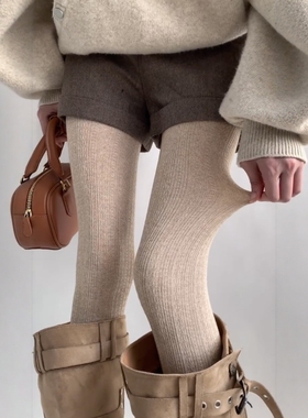 今年的老钱风又吹来啦！吹爆这双miu系咖色系裤袜~高级感满满！！