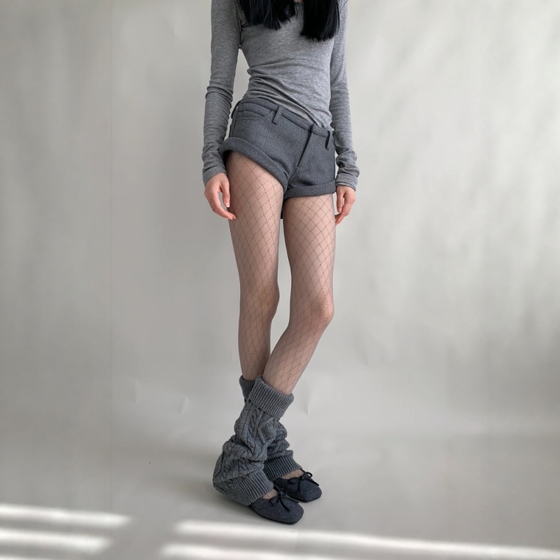 丝袜配袜套给秋冬一点层次感！