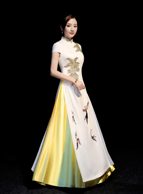 紫缘萱中国风黄色演出晚礼服奥黛裙改良旗袍模特团队走秀舞台显瘦