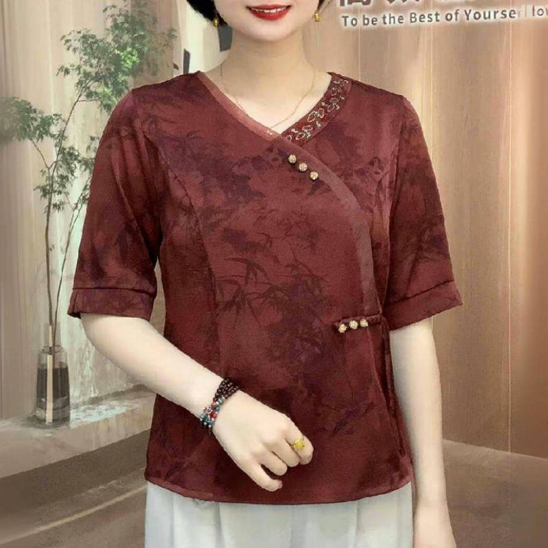 中老年妈妈夏装桑蚕丝V领时尚t恤衫中袖2025年新中式50岁竹叶套装