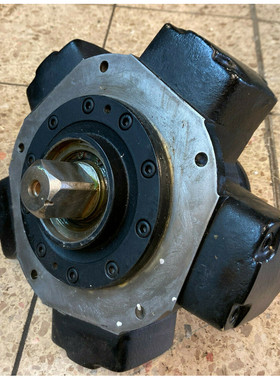 Parker Denison Calzoni MRE330D-X2N1N1C2SX Radialkolben 341cc