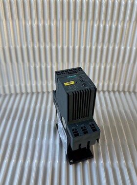 Siemens SIRIUS 3RW3017-2BB04 Sanfstarter