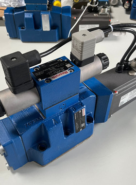 Rexroth R900712086 4WRKE16E1-125L-35/6EG24ETK31/A5D3M Servov