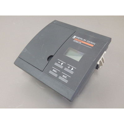 R6 - MERLIN GERIN - R6/Regulator Rectiphase Varlogic Used