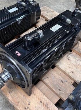 1x Lenze MCA19S35-SRSP1 16580573 Servomotor