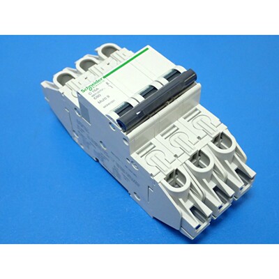 SCHNEIDER MGN61331 MINI CIRCUIT BREAKER MULTI 9 480/277V C 1