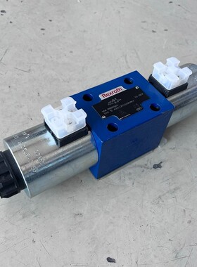 1x Rexroth 3WE10A33/OFCG24N9K4 R900923624 Wegeventil Hydraul