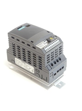 Siemens 6SE6410-2BB13-7AA0 MICROMASTER 410 SN:XAT314-001196