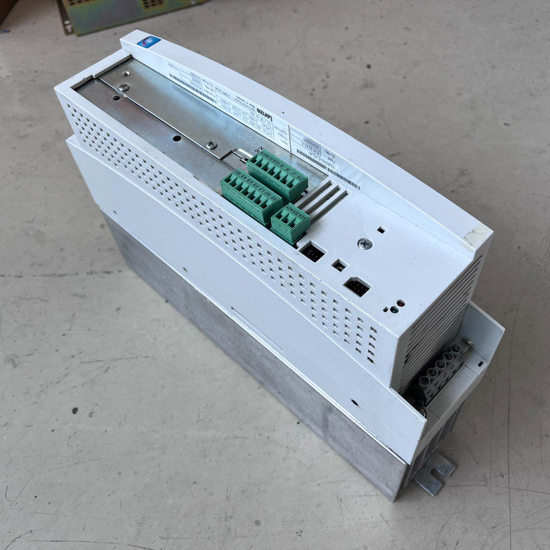1x Lenze 33.8242-E.1G.16 EVF8242-E 00400049 Umrichter Invert