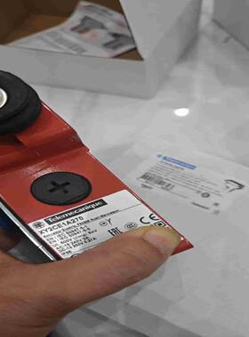 法国施耐德拉绳开关XY2CE1A250XY2CE2A250议价