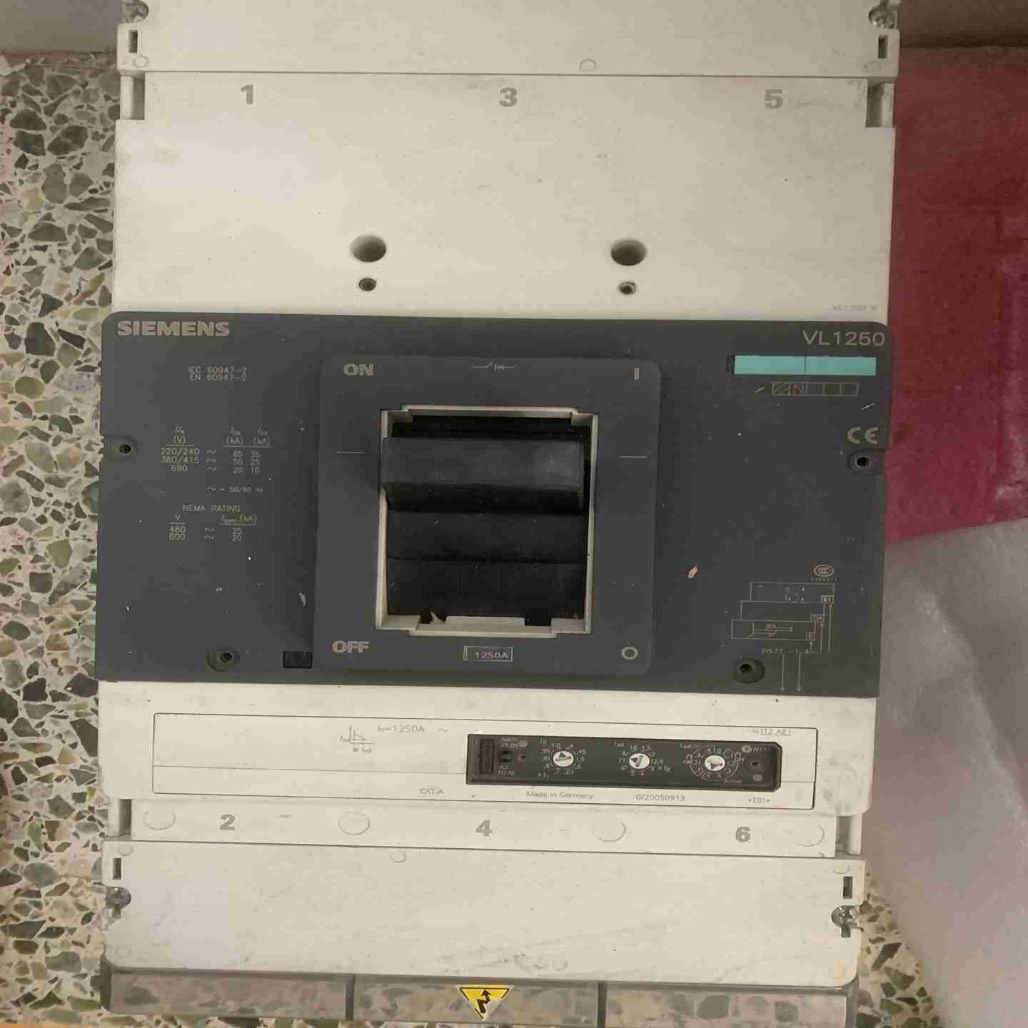 断路器VL1250N  3P 1250A 没用过没议价