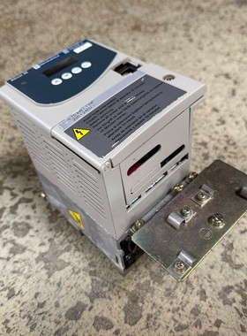 1x Schneider Electric ATV28HU18M2 0.75kW/1HP Umrichter Inver