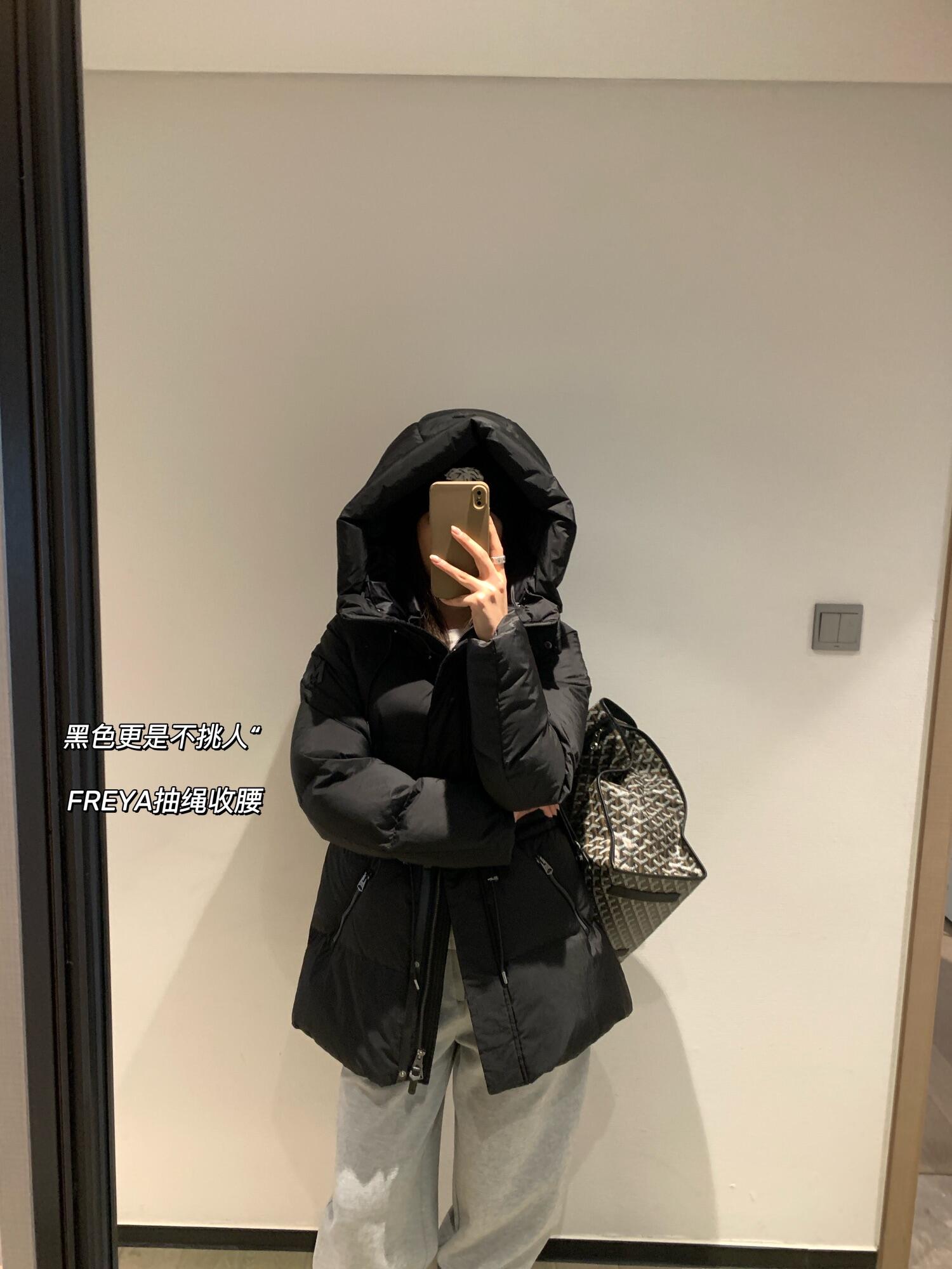 仅此一批～贸易跟单枫叶国R超轻耐寒冬季连帽收腰保暖女士羽绒服