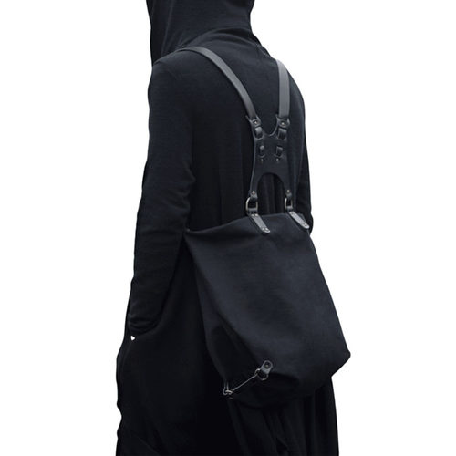 暗黑山本风植物染牛皮肩带双肩包