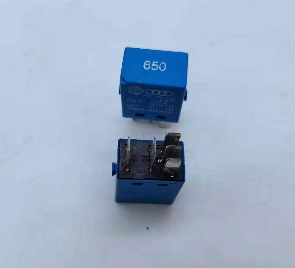 适用帕萨特新速腾650号继电器
