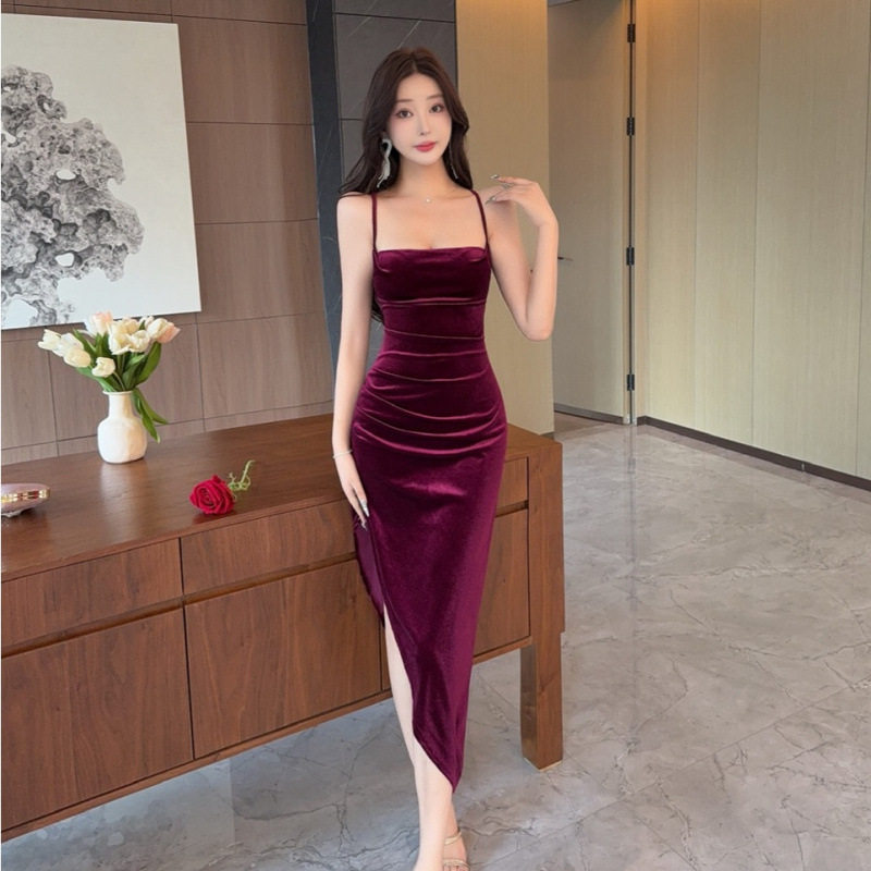 新款时尚足浴桑拿技师工作服女性感丝绒吊带连衣裙不规则露背长裙