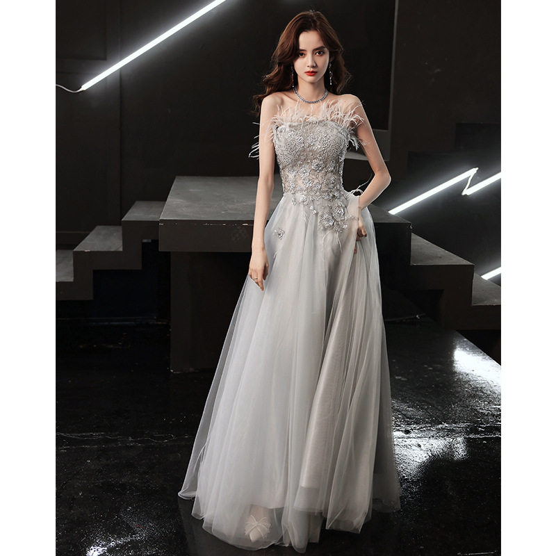 高端抹胸晚礼服女2026新款气质宴会晚宴主持人年会羽毛生日公主裙