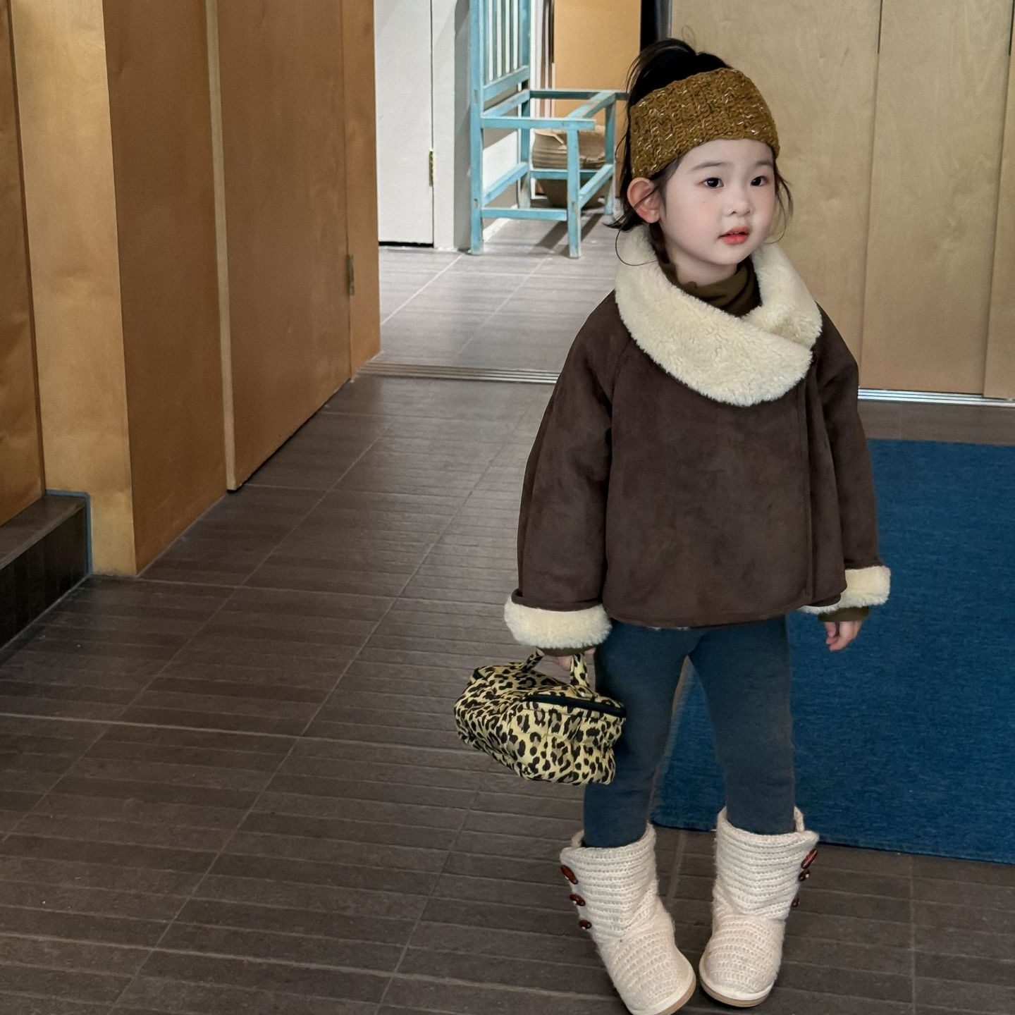 2025冬季新款童装 韩版童装 女童麂皮复合羊羔毛外套 大翻领外套