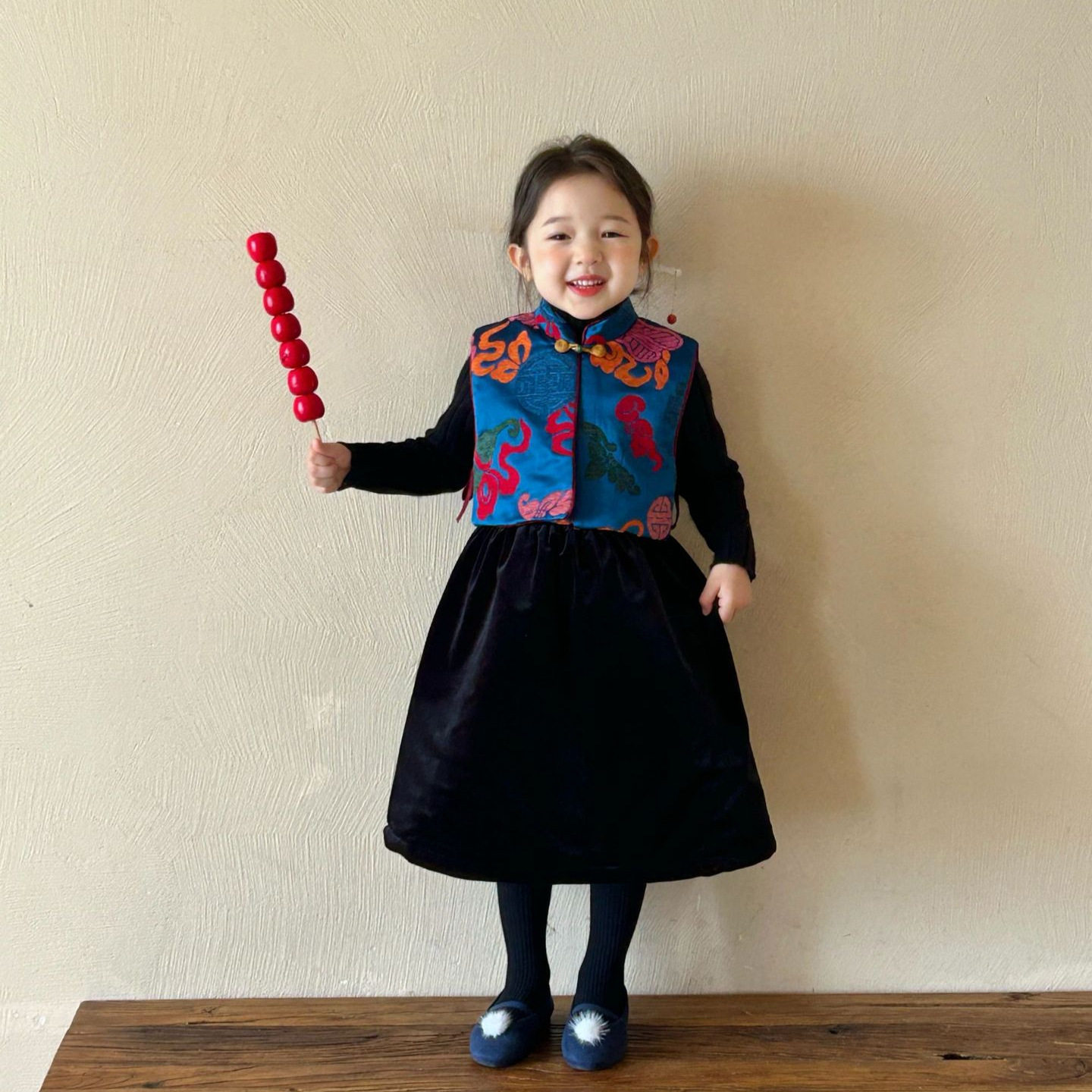 2025冬季新款童装 新中式童装 女童七彩八宝葫芦漳缎马甲 唐装