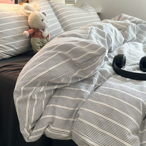Four piece set of cotton bed sheets, duvet covers bedding