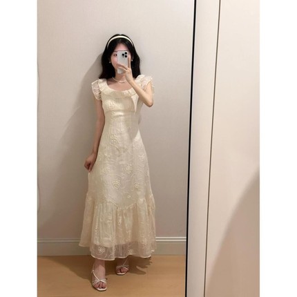 法式气质小飞袖连衣裙子女夏2025新款显瘦初恋清纯奶甜温柔风长裙