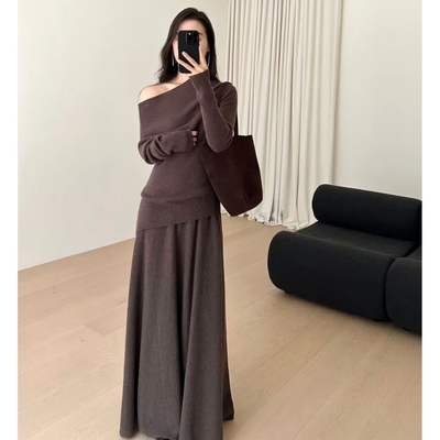 一字肩连衣裙子女2025新款纯欲风修身秋冬季流行穿搭一整套装长裙