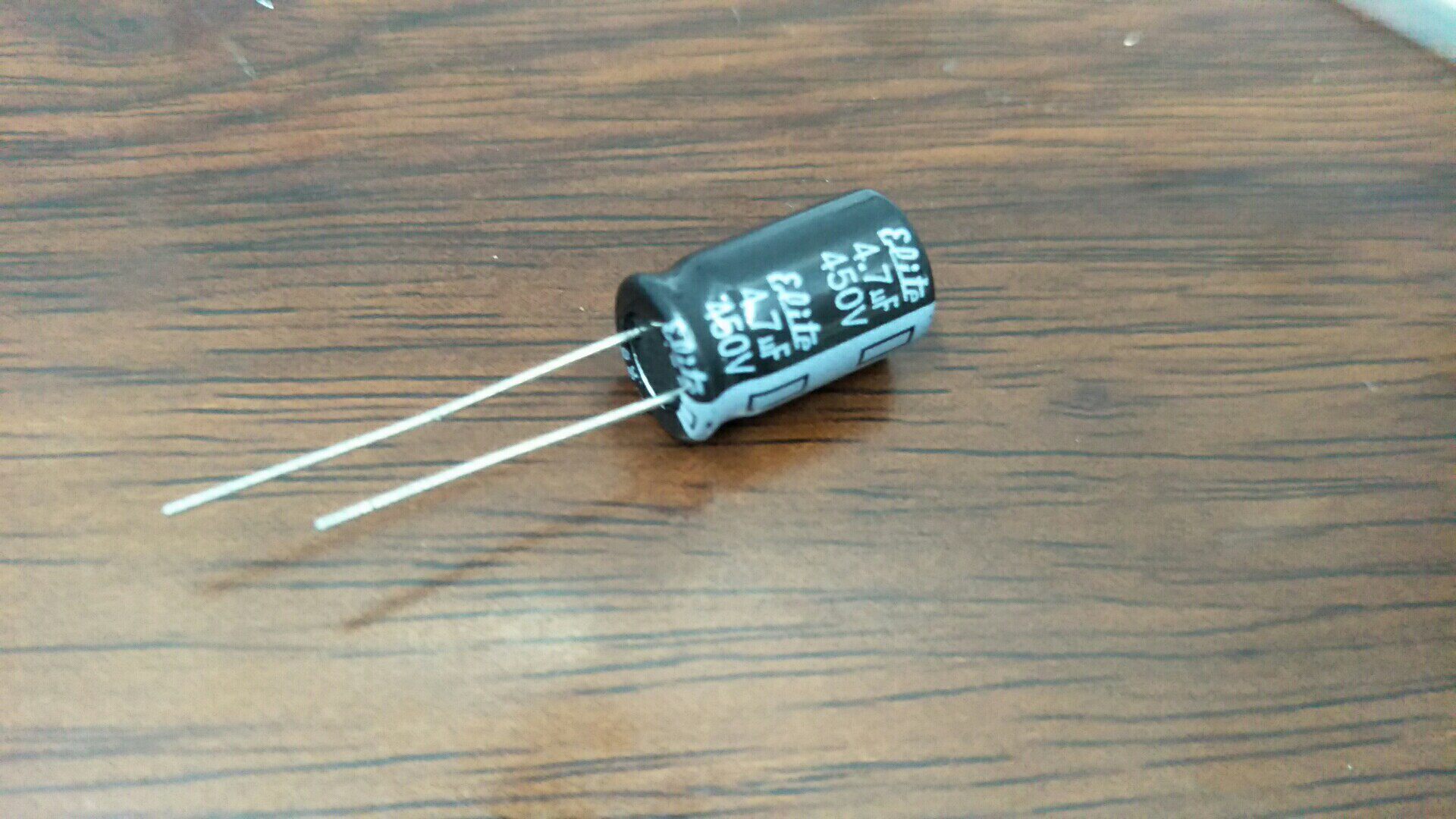 4.7u/uf450v电解电容电容器