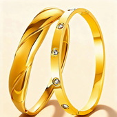 简约百搭不掉色手环 时尚 新品 爱心铸造不锈钢手镯女生轻奢感