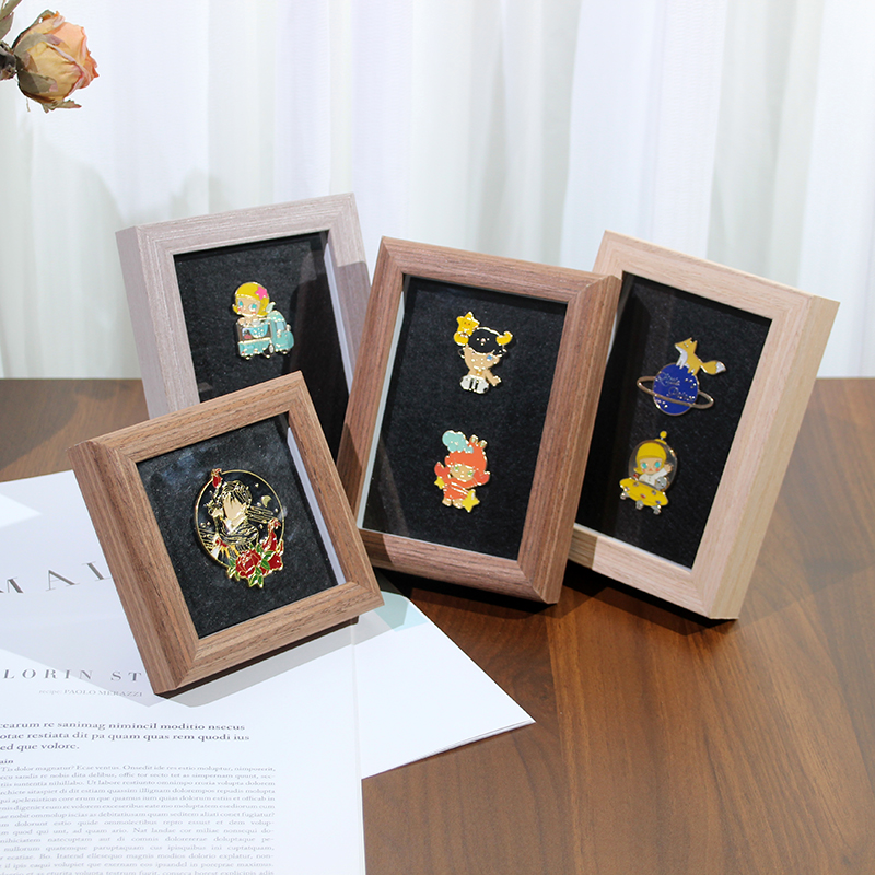 小号木纹徽章收纳展示盒勋章收藏胸针纪念奖章展示架摆台防尘立框