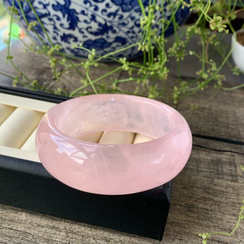 【琨瑜】亏清 59mm色粉天然莫桑比克粉晶手镯樱花色106g