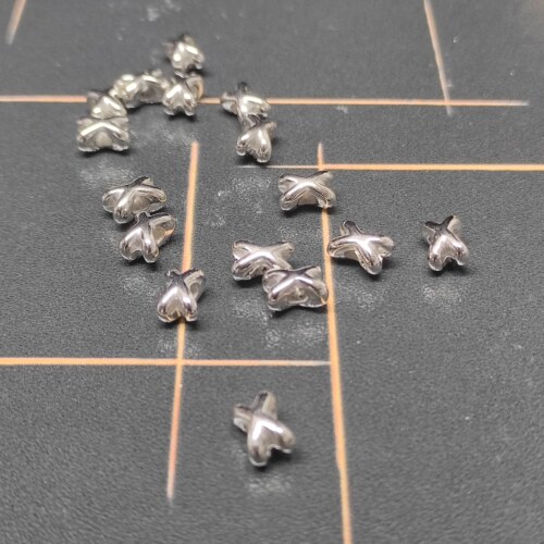 （满15元包）100个白k叉叉隔珠59-006