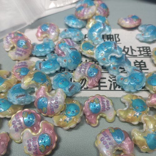 （15元包）10个流光云锦上下通孔花边月亮双面浮雕22*29*9孔径2.8